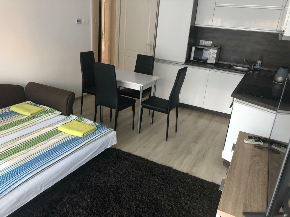Belle Casa 24 Apartment เดเบรตเซน ภายนอก รูปภาพ