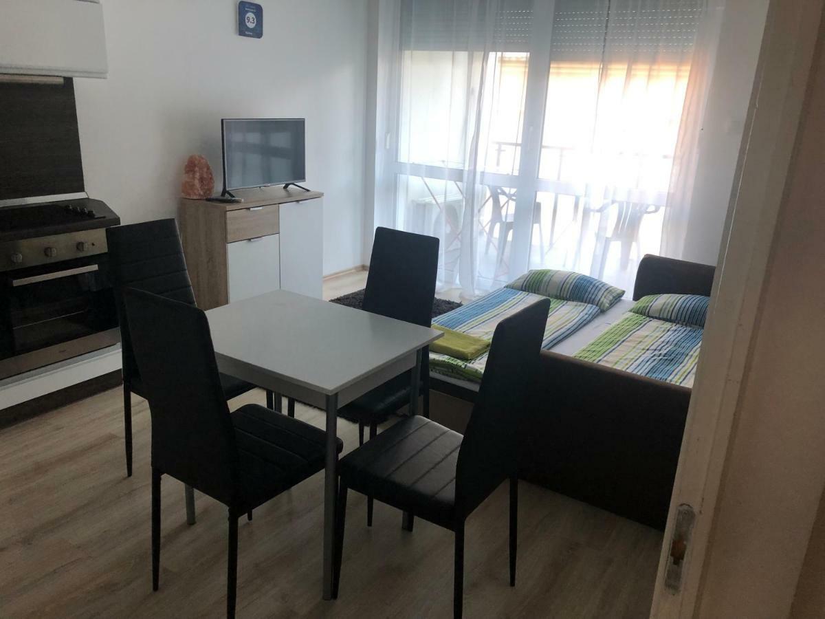 Belle Casa 24 Apartment เดเบรตเซน ภายนอก รูปภาพ